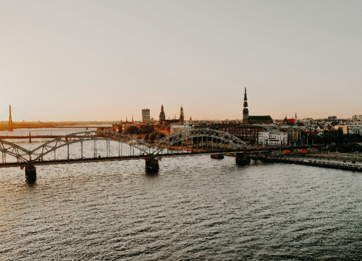 Apstiprināta Nacionālā finanšu noziegumu novēršanas un apkarošanas stratēģija